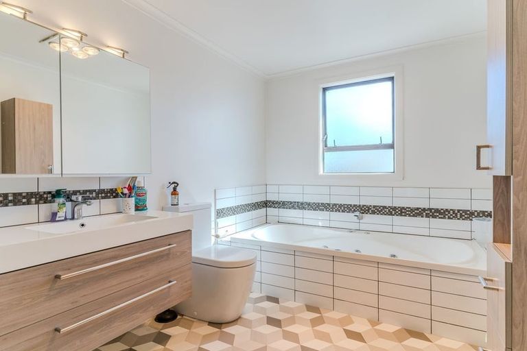 Photo of property in 114 Argyle Street, Mosgiel, 9024