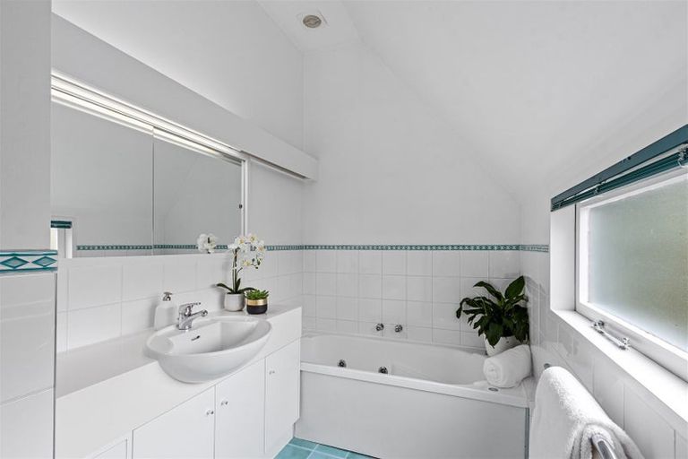 Photo of property in 14a Jamell Place, Avonhead, Christchurch, 8042