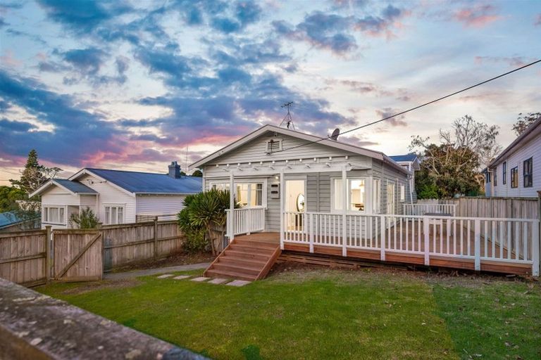 Photo of property in 23 Brandon Road, Glen Eden, Auckland, 0602