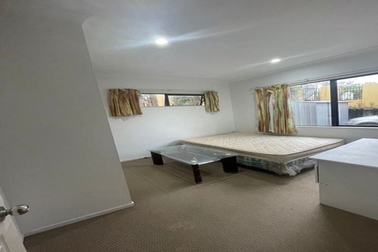 Photo of property in 16 Mangerton Lane, East Tamaki Heights, Auckland, 2016