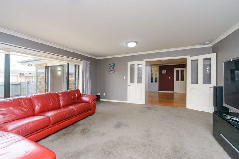 Photo of property in 46 Peter Hall Drive, Kelvin Grove, Palmerston North, 4414