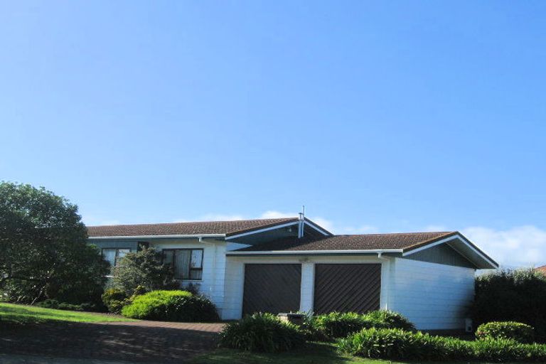 Photo of property in 75 Mazengarb Road, Paraparaumu Beach, Paraparaumu, 5032
