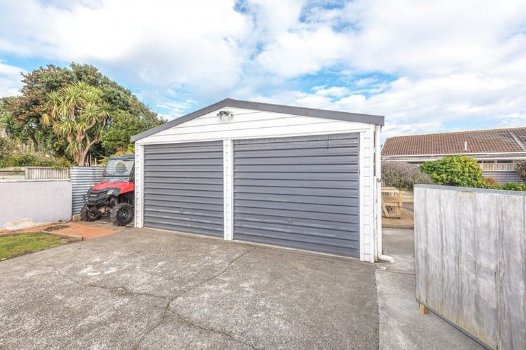 Photo of property in 29 Laird Street, Castlecliff, Whanganui, 4501
