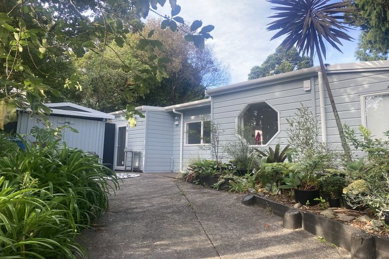 Photo of property in 60 Kauri Point Road, Laingholm, Auckland, 0604
