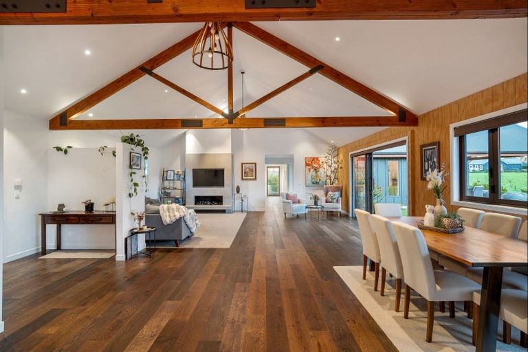 Photo of property in 212 Monument Road, Clevedon, Papakura, 2582