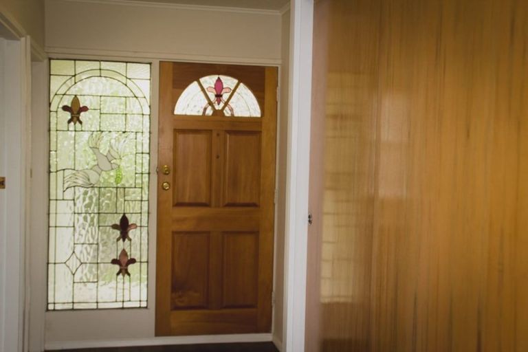 Photo of property in 68 Larsen Crescent, Tawa, Wellington, 5028