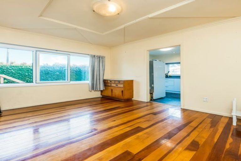 Photo of property in 2 Orakau Road, Mangere East, Auckland, 2024