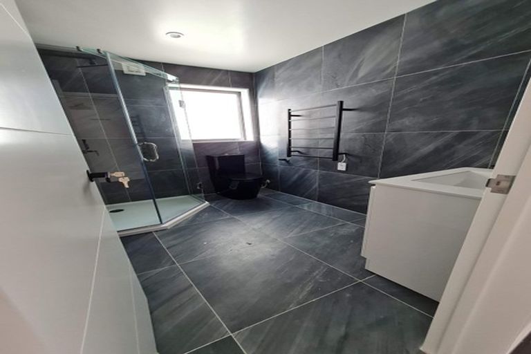 Photo of property in 5 Skua Road, Hobsonville, Auckland, 0616