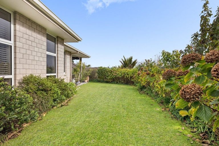 Photo of property in 105 Rowesdale Drive, Ohauiti, Tauranga, 3112