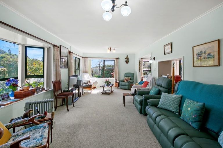 Photo of property in 53 Mcfarlane Street, Oakura, 4314