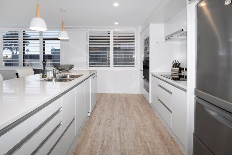 Photo of property in 2/48 Marine Parade, Mount Maunganui, 3116