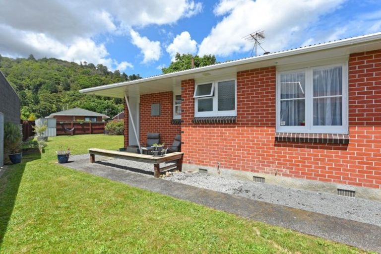 Photo of property in 49 Wilford Street, Wallaceville, Upper Hutt, 5018