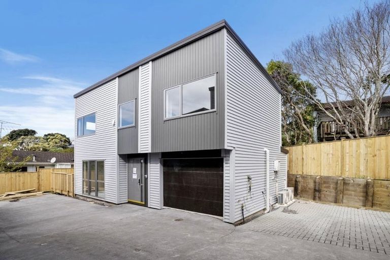 Photo of property in 8/11 Celeste Place, Totara Vale, Auckland, 0627