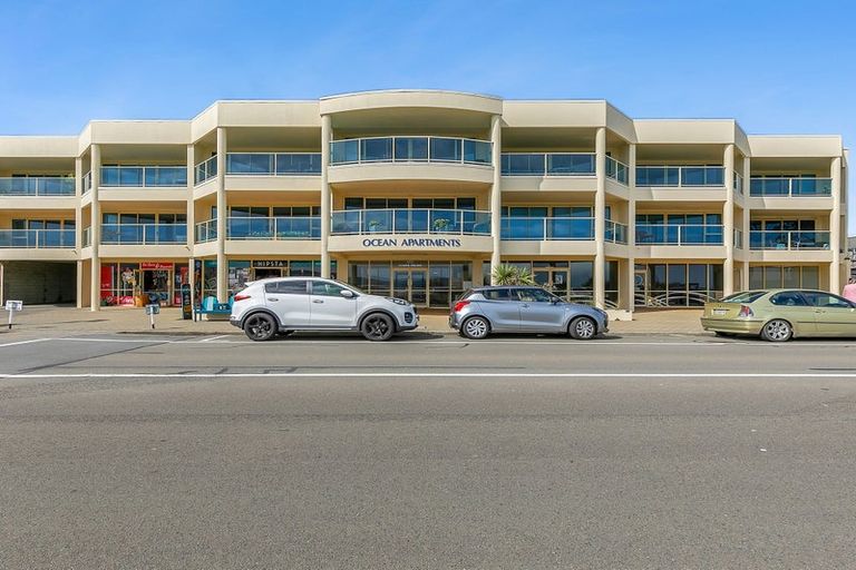 Photo of property in Ocean Apartments, 44-46 Marine Parade, Paraparaumu Beach, Paraparaumu, 5032
