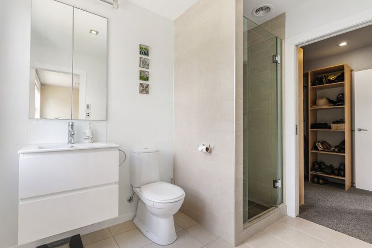 Photo of property in 2/51 Beach Road, Mellons Bay, Auckland, 2014