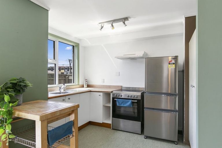 Photo of property in 102u1 Lyall Parade, Lyall Bay, Wellington, 6022