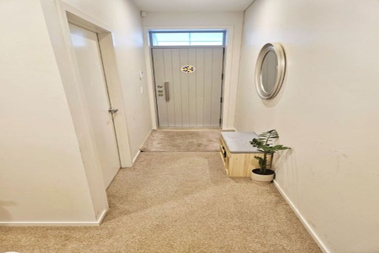 Photo of property in 4 Ceramic Lane, New Lynn, Auckland, 0600