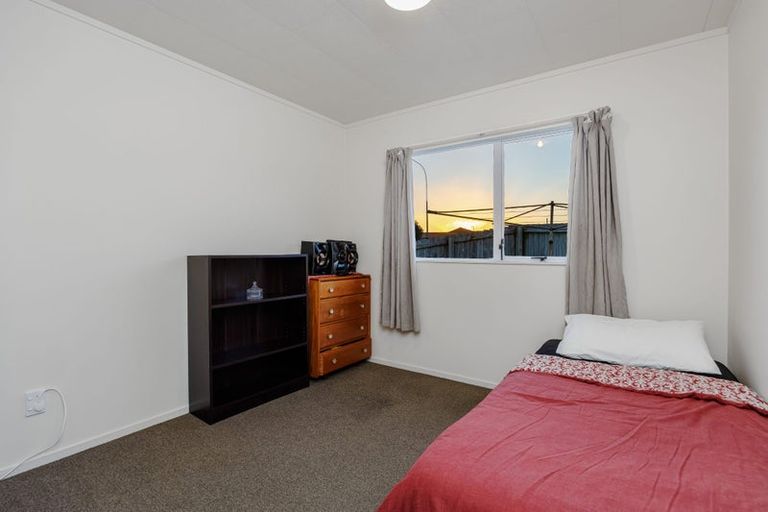 Photo of property in 12a Sturges Road, Henderson, Auckland, 0612