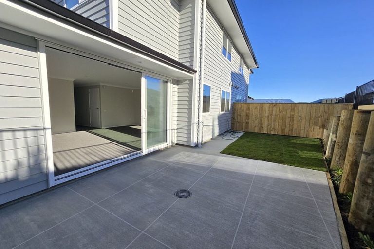 Photo of property in 6a Te Arapito Close, Aotea, 5024