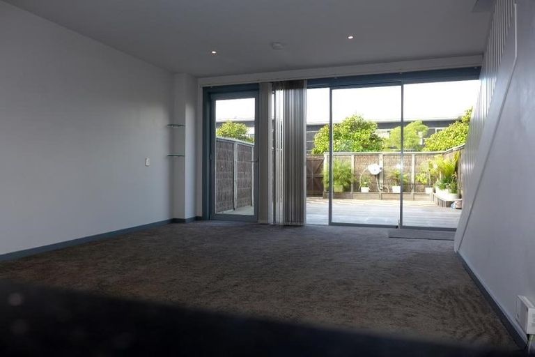 Photo of property in The Terraces, 11/9 Humber Street, Pandora, Napier, 4110