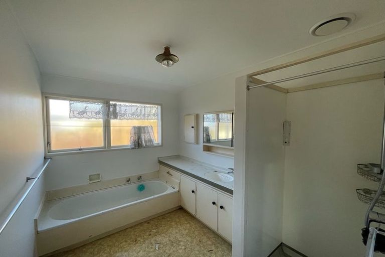 Photo of property in 6 Wilbur Place, Pakuranga Heights, Auckland, 2010