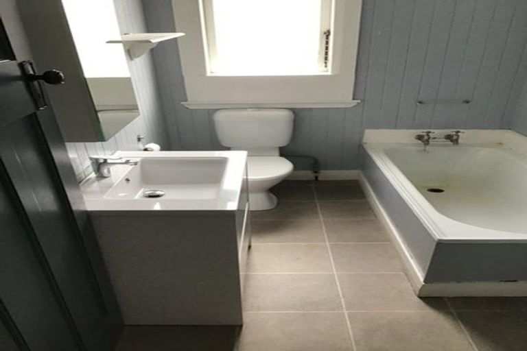 Photo of property in 17 Queen Street, Cambridge, 3434