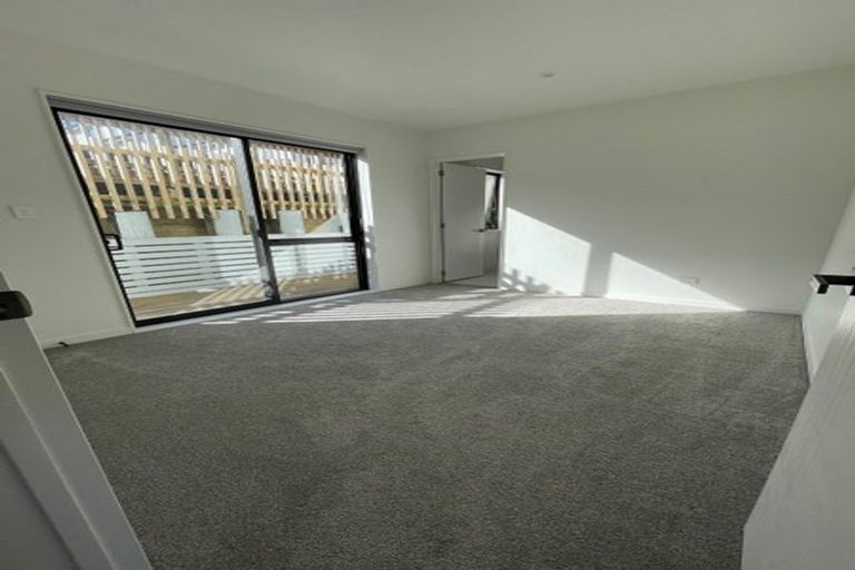 Photo of property in 4 Celestial Crescent, Orewa, 0931