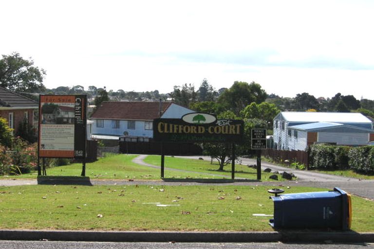 Photo of property in 2/37 Seabrook Avenue, New Lynn, Auckland, 0600