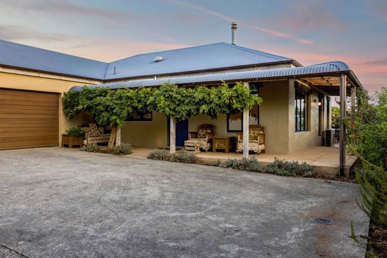 Photo of property in 35 Maire Street, Hawera, 4610