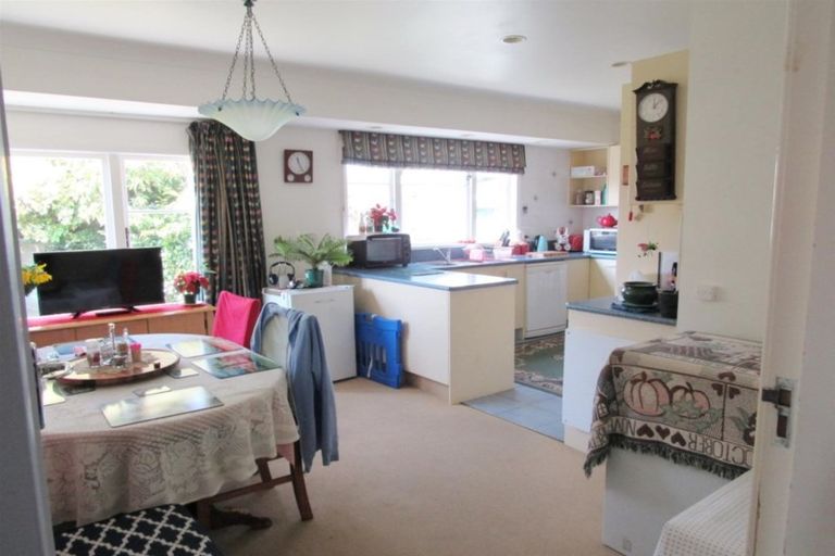 Photo of property in 6 Puriri Street, Hawera, 4610