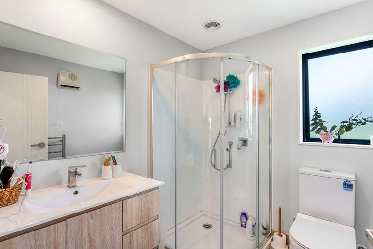 Photo of property in 26 Kaimai Avenue, Massey, Auckland, 0614