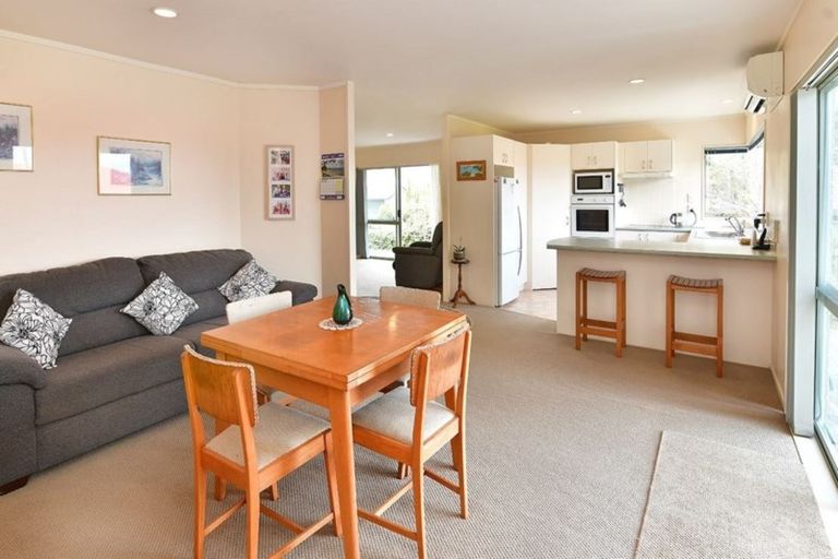 Photo of property in 9 Kath Hopper Drive, Orewa, 0931