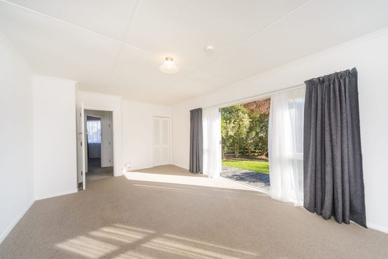 Photo of property in 24 Holdsworth Avenue, Milson, Palmerston North, 4414