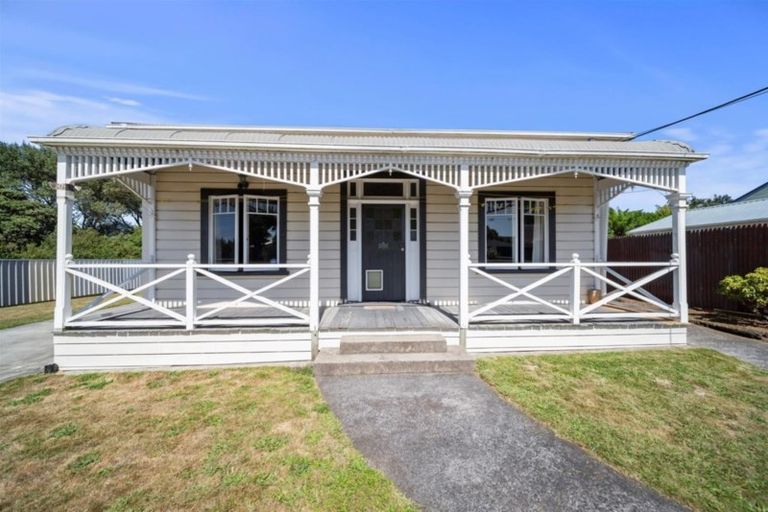 Photo of property in 106 Manawapou Road, Hawera, 4610