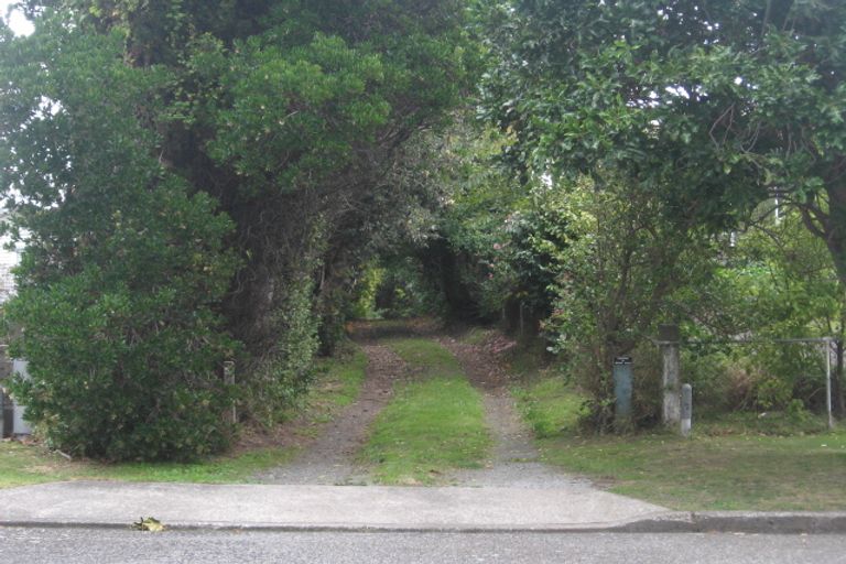 Photo of property in 16 Newry Road, Raumati Beach, Paraparaumu, 5032