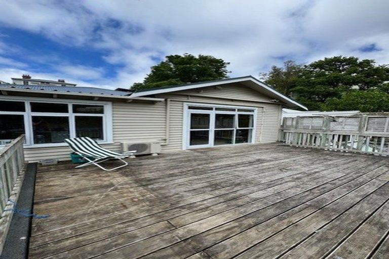 Photo of property in 90 Nairn Street, Mount Cook, Wellington, 6011