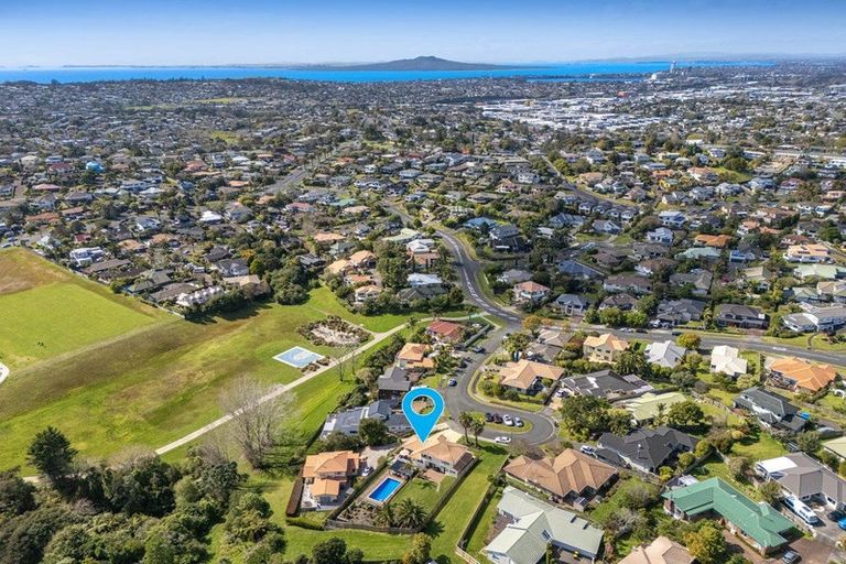 Photo of property in 11 Azure Grove, Unsworth Heights, Auckland, 0632