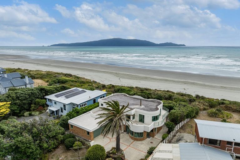Photo of property in 69 Field Way, Waikanae Beach, Waikanae, 5036