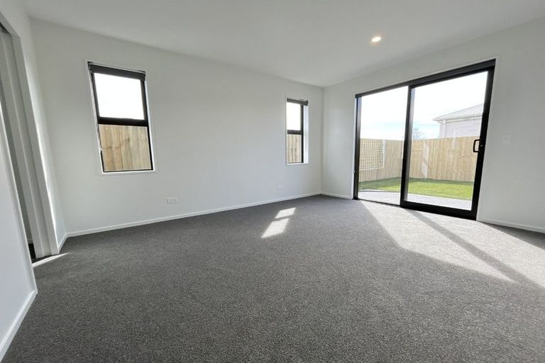 Photo of property in 29 Rita Angus Road, Belfast, 8051