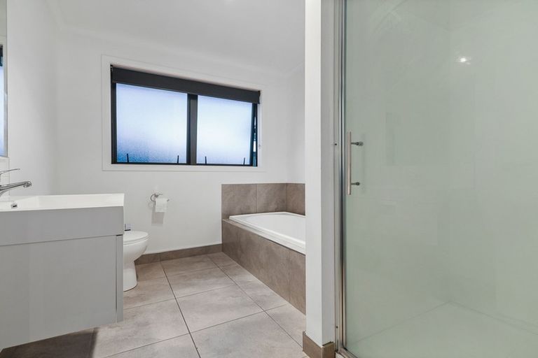 Photo of property in 12u2 Onukutara Place, Huntington, Hamilton, 3281