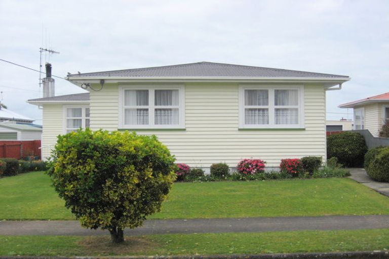 Photo of property in 24 Elizabeth Street, Levin, 5510