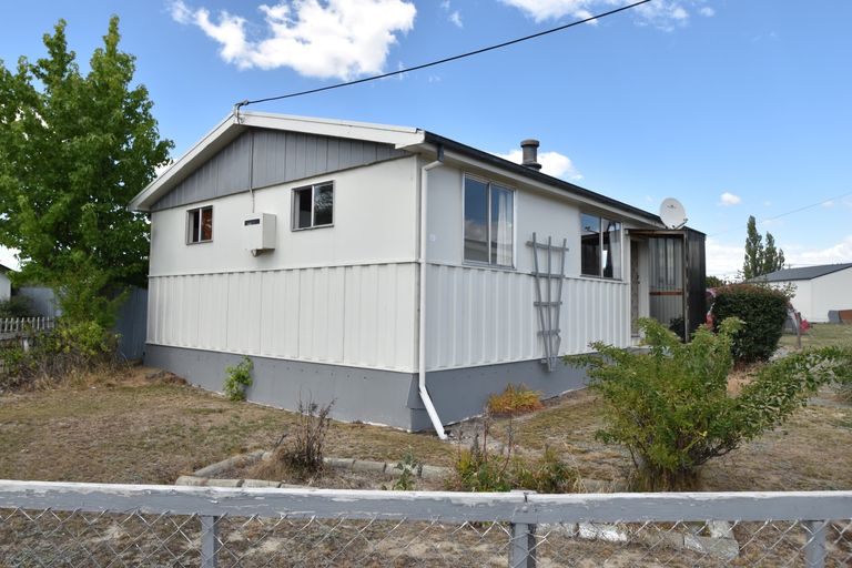 Photo of property in 1 Preston Place, Twizel, 7901