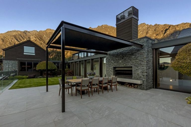 Photo of property in 10 Bluff View Terrace, Drift Bay, Queenstown, 9371