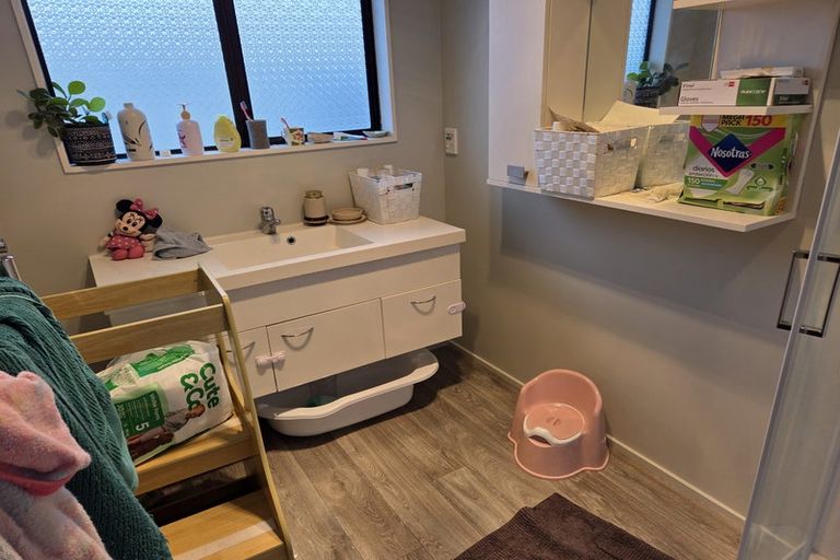 Photo of property in 13 Alton Grove, Masterton, 5810