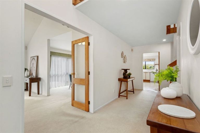 Photo of property in 147 Westchester Drive, Churton Park, Wellington, 6037