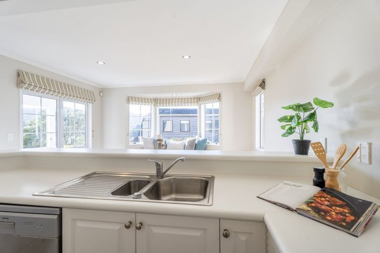 Photo of property in 12 Ronald Woolf Place, Churton Park, Wellington, 6037