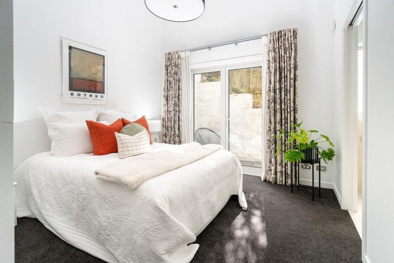 Photo of property in 49 Bassett Road, Johnsonville, Wellington, 6037