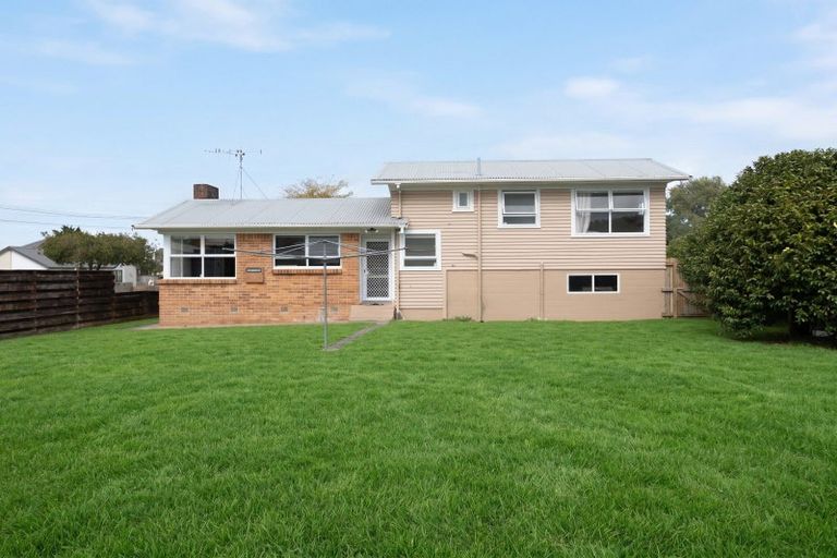 Photo of property in 24 Larnach Street, St Andrews, Hamilton, 3200