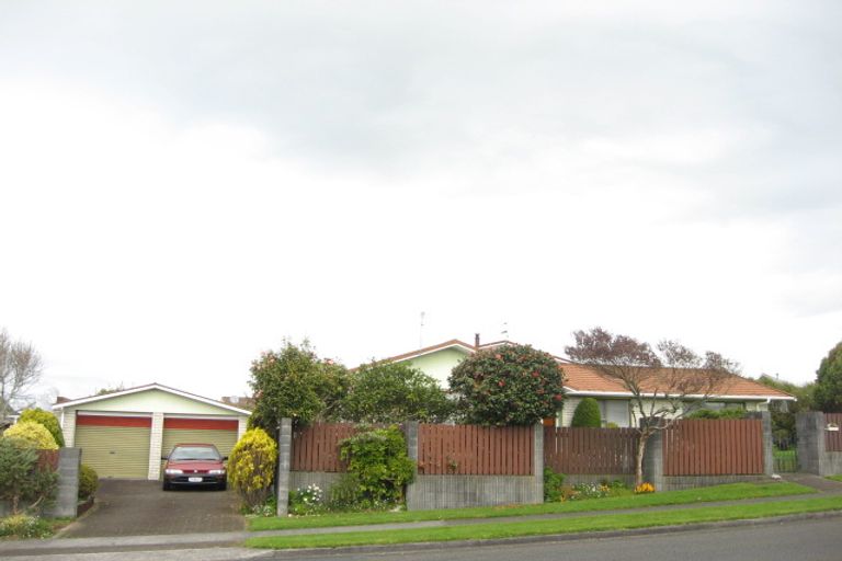 Photo of property in 20 Poplar Grove, Whalers Gate, New Plymouth, 4310