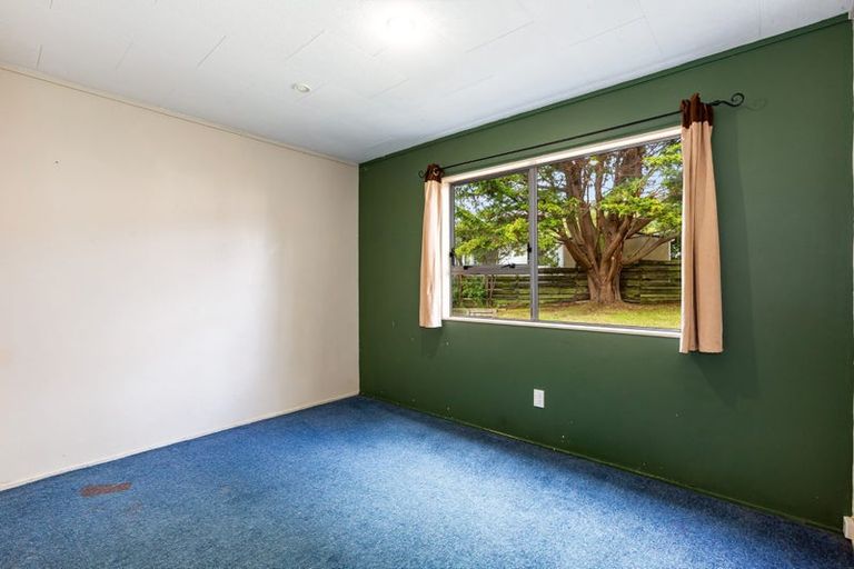 Photo of property in 108 Omapere Street, Whitby, Porirua, 5024